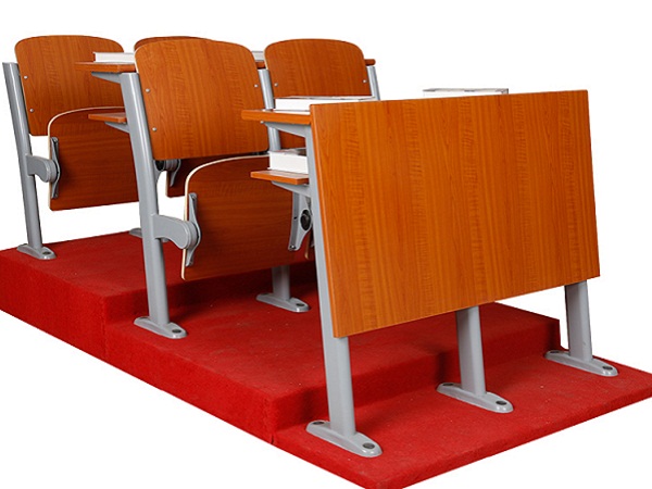 定制階梯課桌椅時需要注意些什么？