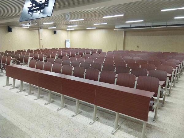 為什么大學(xué)階梯教室多使用連排椅？